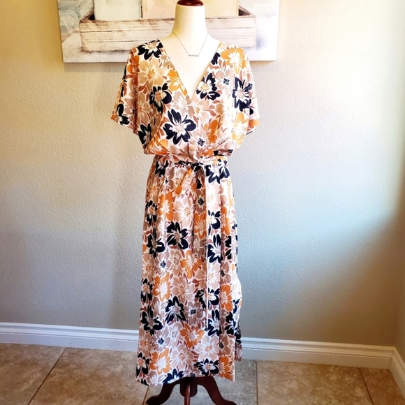 Alexia Admor Dresses & Skirts - ALEXIA ADMOR | Iris Dolman Sleeve Faux-Wrap Dress in Beige Floral sz 3X